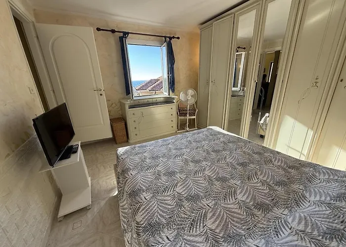 Host4u - Vista Meravigliosa Su - The Piano Apartament *