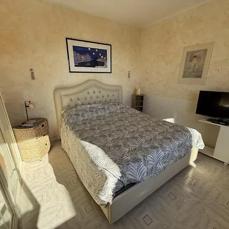 Host4u - Vista Meravigliosa Su - The Piano